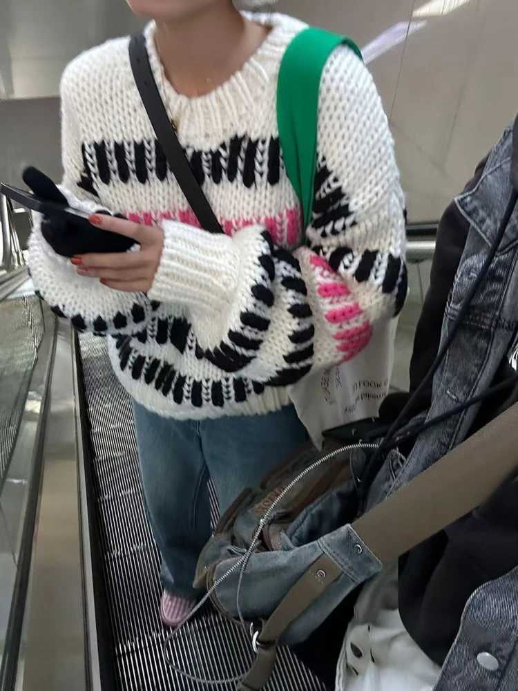 Women lti Color Striped Thick Casual Round-neck Sweater 2024 Winter Niche Design Chunky Jumper Knit Top XJ250819