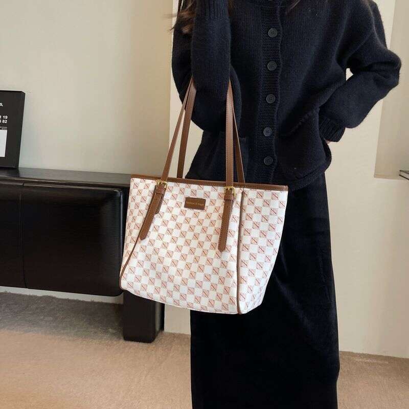 European and American Popular 2024 New Printed Tote Shopping Large Capacity Versatile Retro One Shoulder Crossbody Bag