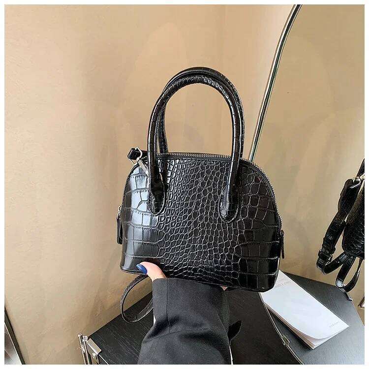 Parisian Inspired Clutch Bag Vintage Crossbody Strap Design Minimalist Leather Tote With Fashionable Gold