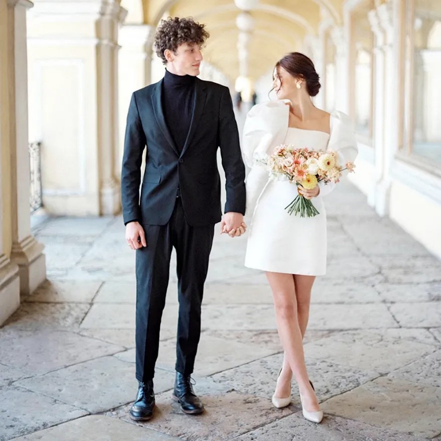 DREAM Customized Long Bubble Sleeves Satin Micro Wedding Dress Simple Square Neck Above Knee Mini Length Retro Bridal Gowns 2025