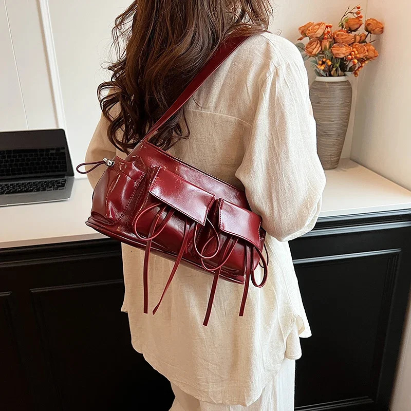 Y2K Korean Fashion Underarm Shoulder Bag Red Silver Female Bag Pu Leather Armpit Bag Chain Handbag Tote Clutch Bag High Capacity 250818