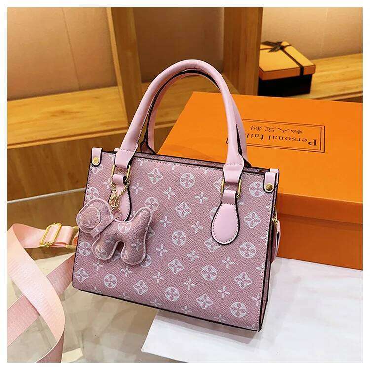 Designer Luxury Trendy Release Women S Super Popular Light Shoulder Bag Tote Messenger Style Premium Chic