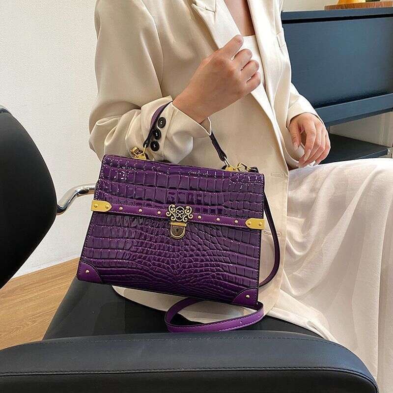 Selected New Crocodile Pattern Handheld Women's Shoulder Personalized Classic Versatile Fashion Crossbody Bag