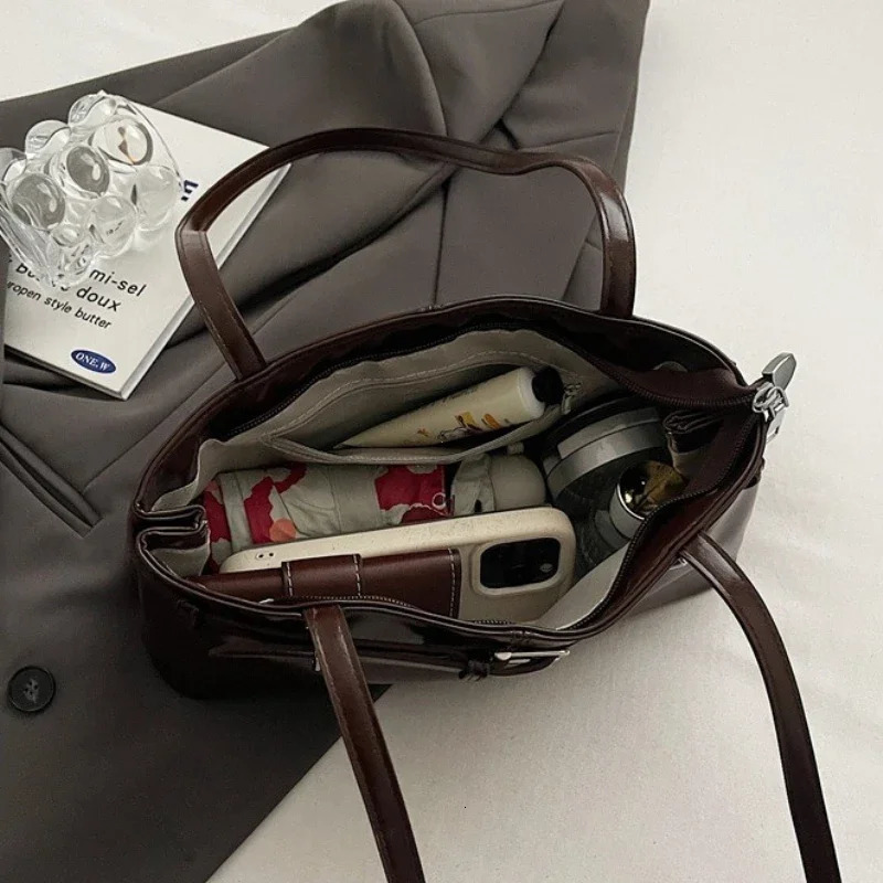 Y2K Vintage Lady Underarm Bag Stylish Women Zipper Shoulder Bags Retro Pu Leather Commuting Bag for Women Handbags bolso mujer 250818