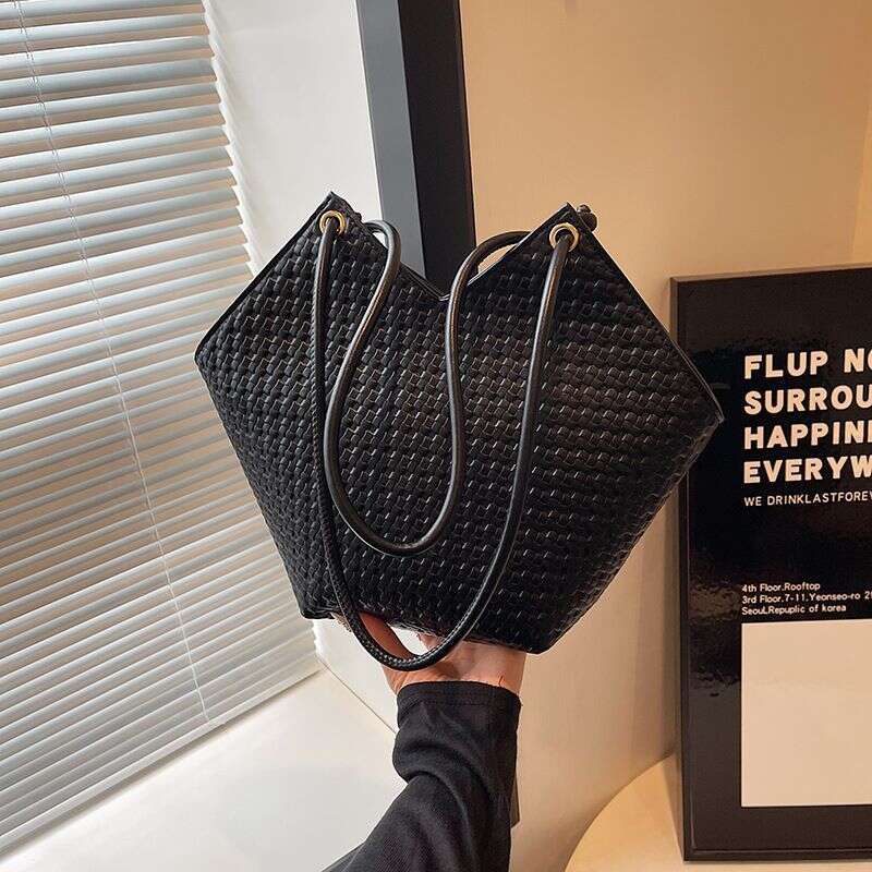 Leisure lare capacity for women 2024 new versatile niche desin, one shoulder hih-end feelin, class commutin tote OLOEY