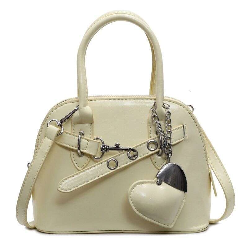 Chic Fashionistas Choice: Sleek Ladies' Shoulder Bag Featuring Stylish Chains & Premium Craftsmanship