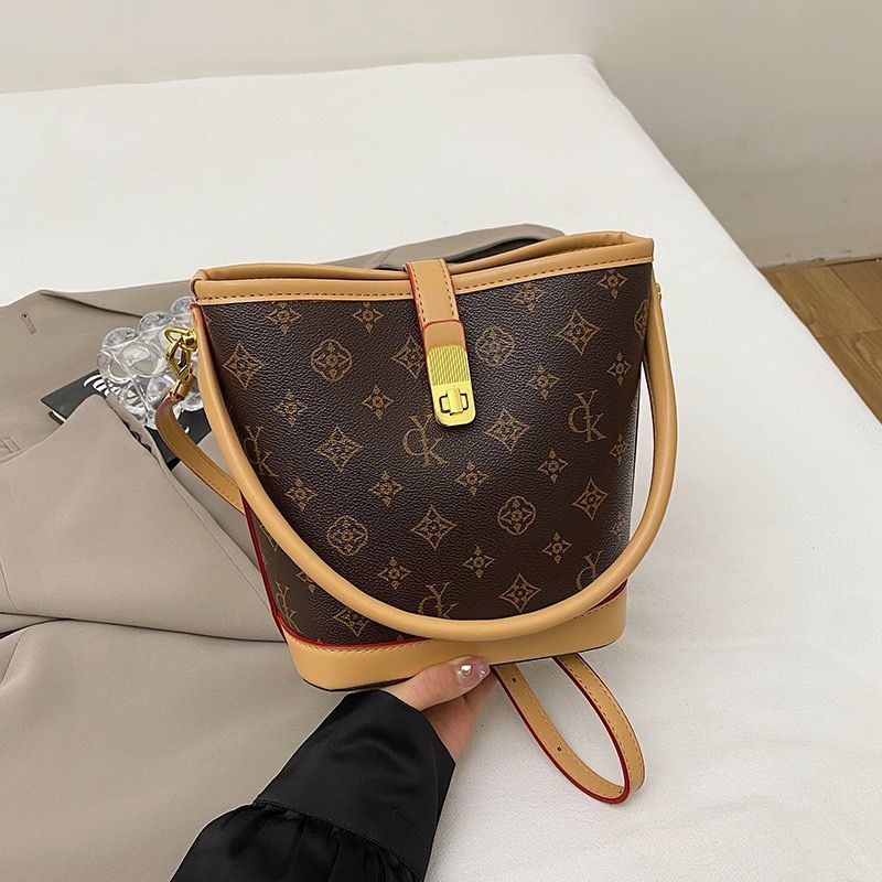 Designer Bags Luxury Bags Shoulder Bags Crossbody Bags Purse Designer 2025 capacity foreign leisure high-grade texture handbag presbyard bag 2025s hot