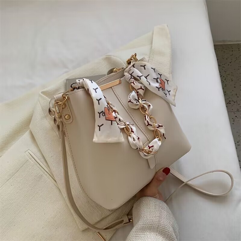 2025 Autumn Women's Bag Spring Fashion Shoulder Bag Handbag Crossbody Bag Fashion Bucket Bag Women's Crossbody Bag Designer Bag Women's