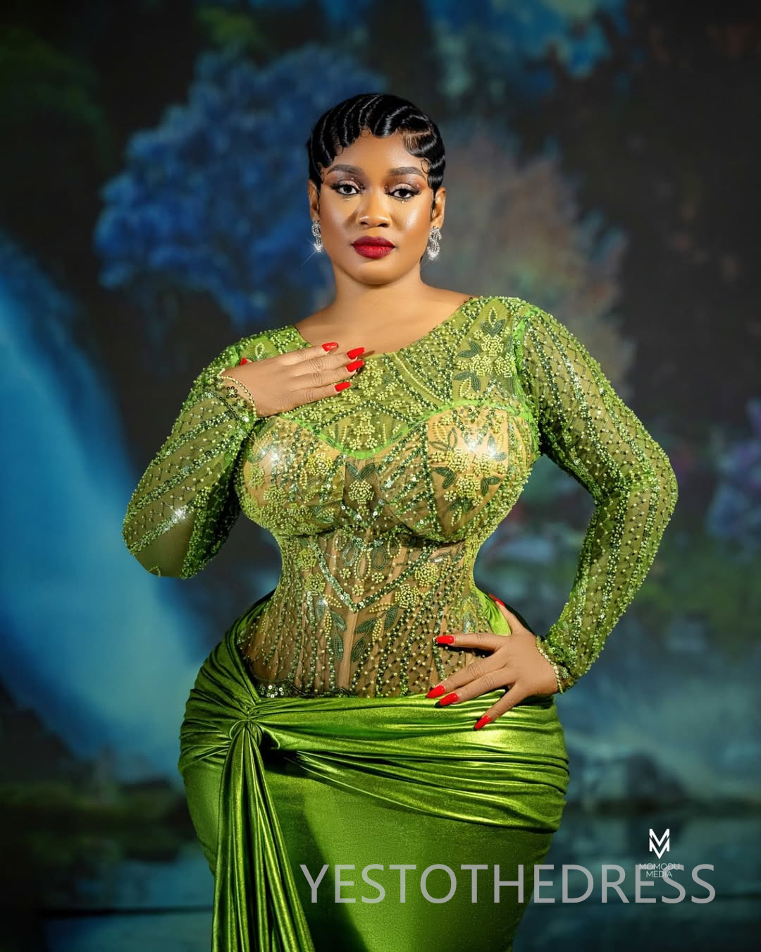 Plus Size Green Prom Dress 2025 Evening Dresses Robe De Sorrie Sheer Neck Long Sleeves Beaded Lace Pearls Birthday Dress Second Reception Gowns AM2689