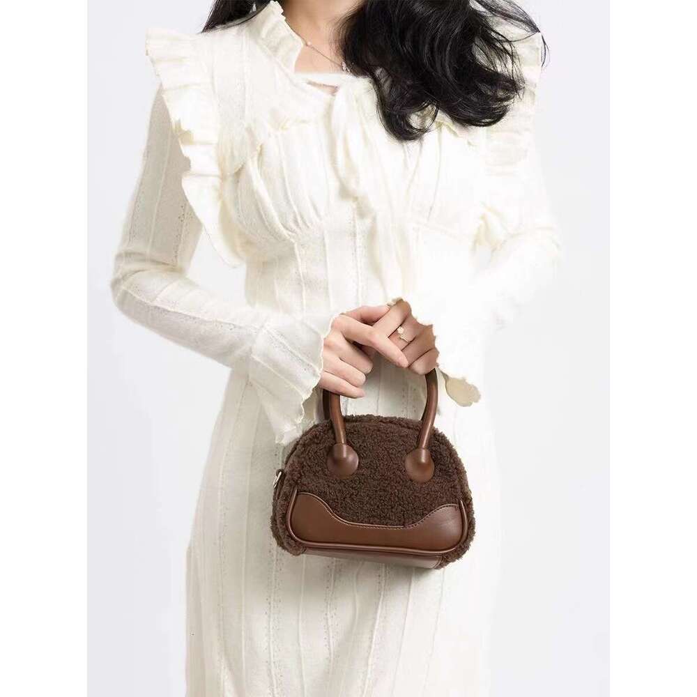 Autumn/Winter Handbag designer bag Plush crossbody bag Smiling face bag Teddy fur bag New High Beauty Women's Fashion Backpack