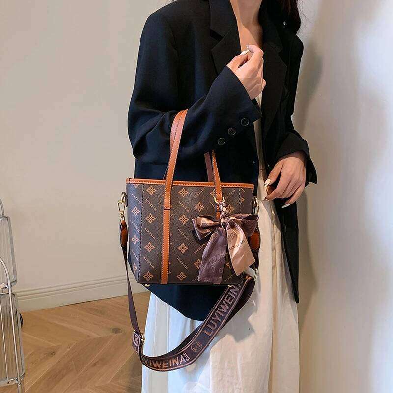 Water Resistant Women S Messenger Bag Leather Crossbody Shoulder Handbag Durable Travel Companion