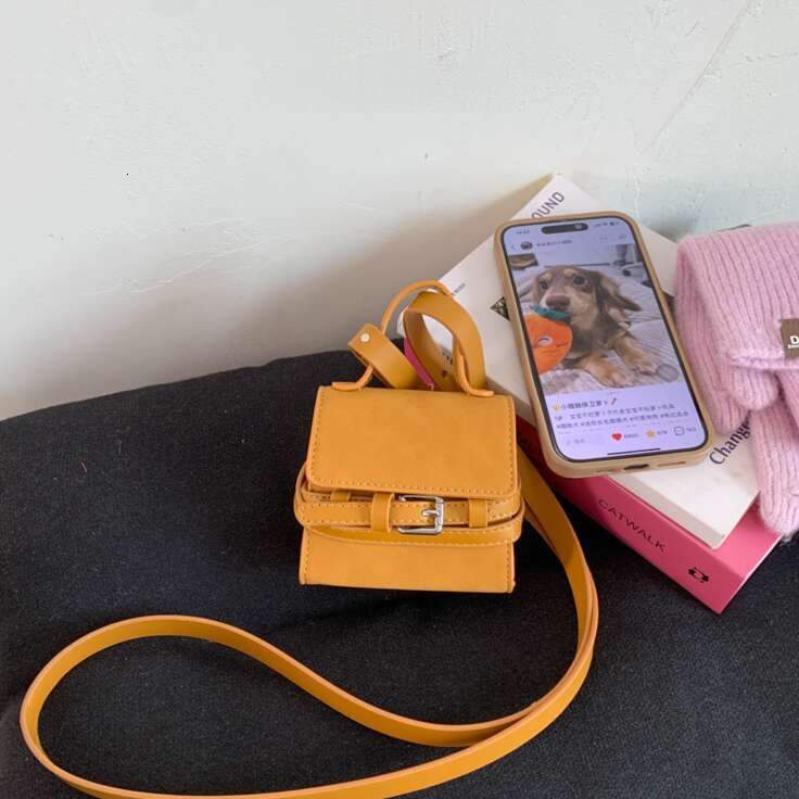 Korean Version Fashionable Versatile Crossbody for Women 2025 Summer Bags Niche Texture Cute Mini Shoulder Designer Earphone Bag