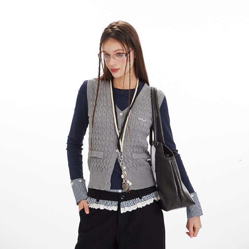 Spring And Autumn V-Neck Vest Layered Knitted Cardigan Style Sleeveless Sweater For Women B5