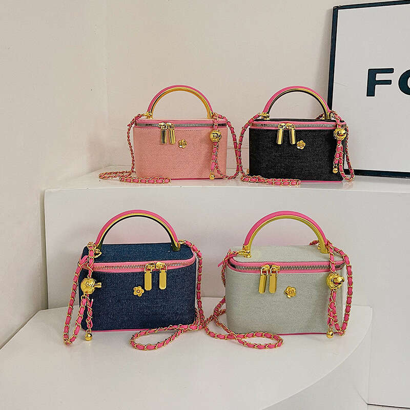 2025 Designer New Korean Fashion Small Chanel Style for Women, Color-Block Chain with High-End Feel, Versatile Shoulder and Bags Crossbody Bag