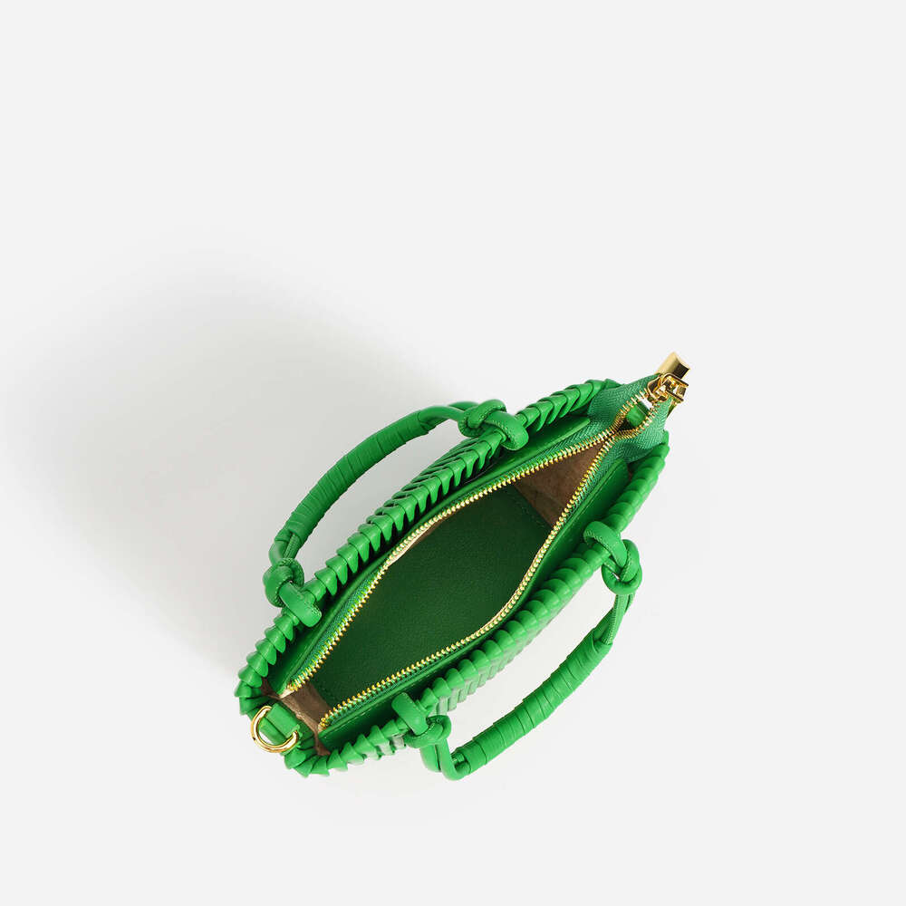 New French Woven Pleated Striped Vertical High Quality Texture Fashion Casual Versatile Handheld Crossbody Bag