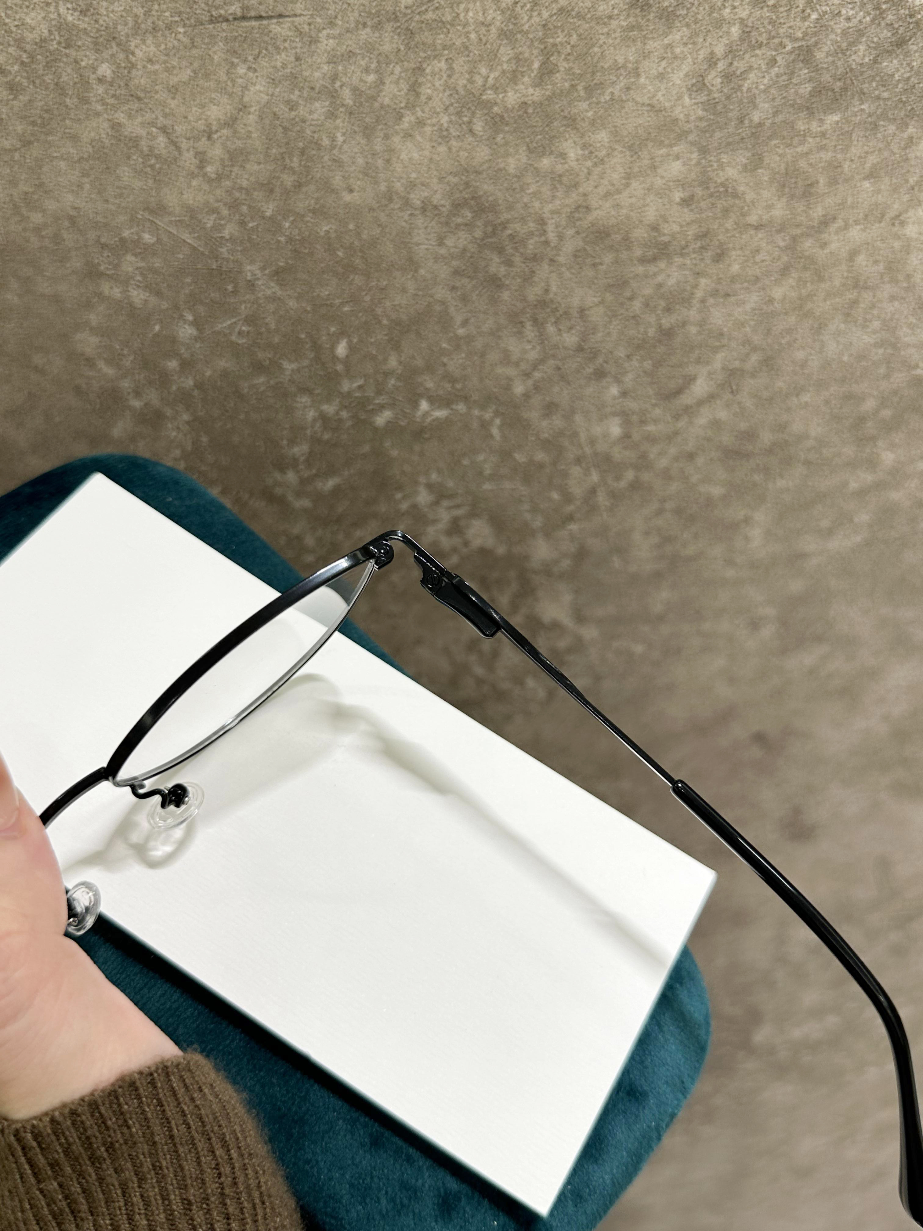 Fashionable, casual, versatile eyeglass frames with blue light protection G95-293