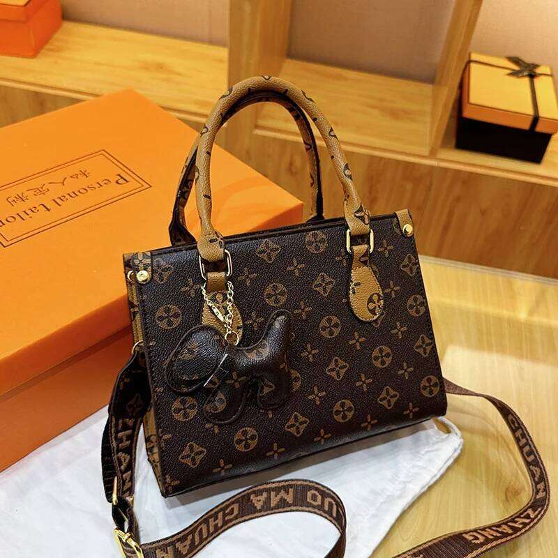 Designer Luxury Trendy Release Women S Super Popular Light Shoulder Bag Tote Messenger Style Premium Chic