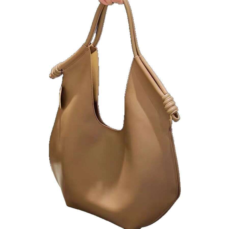 Designer Bag Tote Bag Shoulder Bag Early Autumn New Simple Versatile Large Capacity Tote Korean Version Niche Light Luxury Trend Commuting Handheld Sh