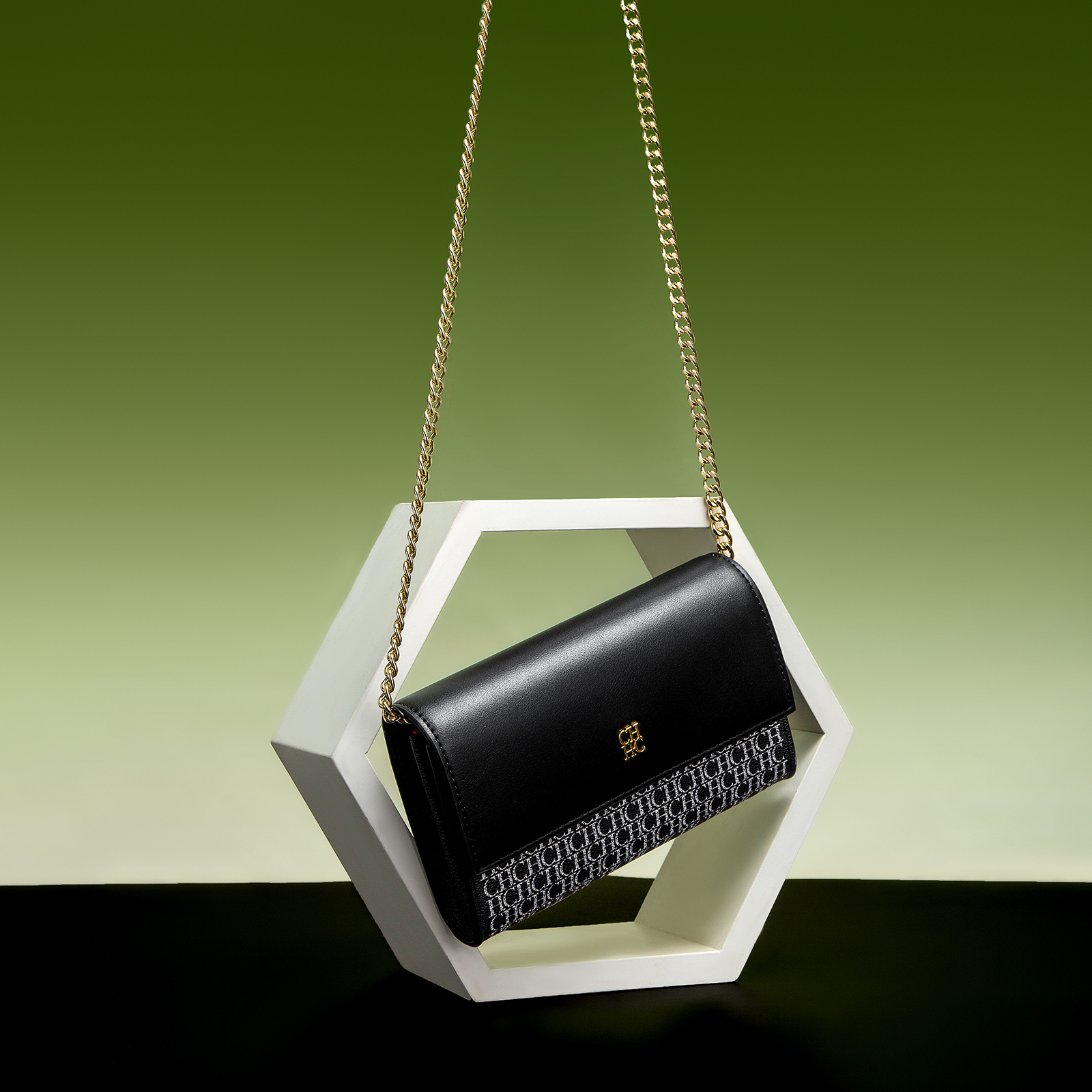 Stylish Monochrome Textured Handbag for Ladies - Multi-functional