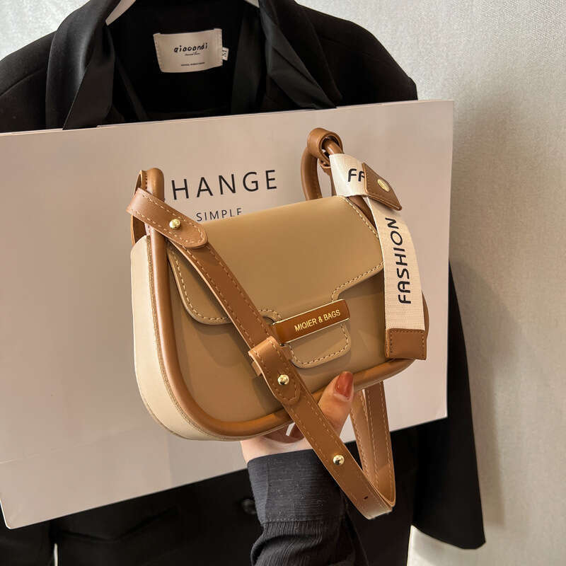 This year's bags for women 2023 new high-end single shoulder crossbody popular women's small square bag wholesale