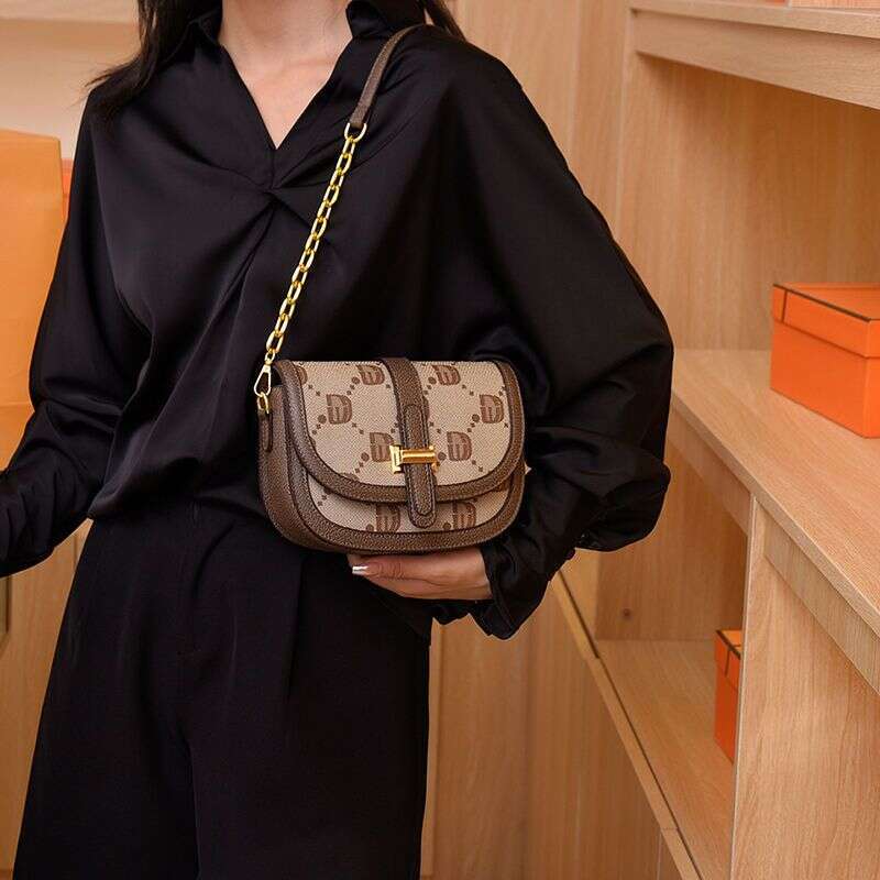 Light High end Feeling 2023 New Fashionable and niche Design Underarm Shoulder Versatile Western style Women's