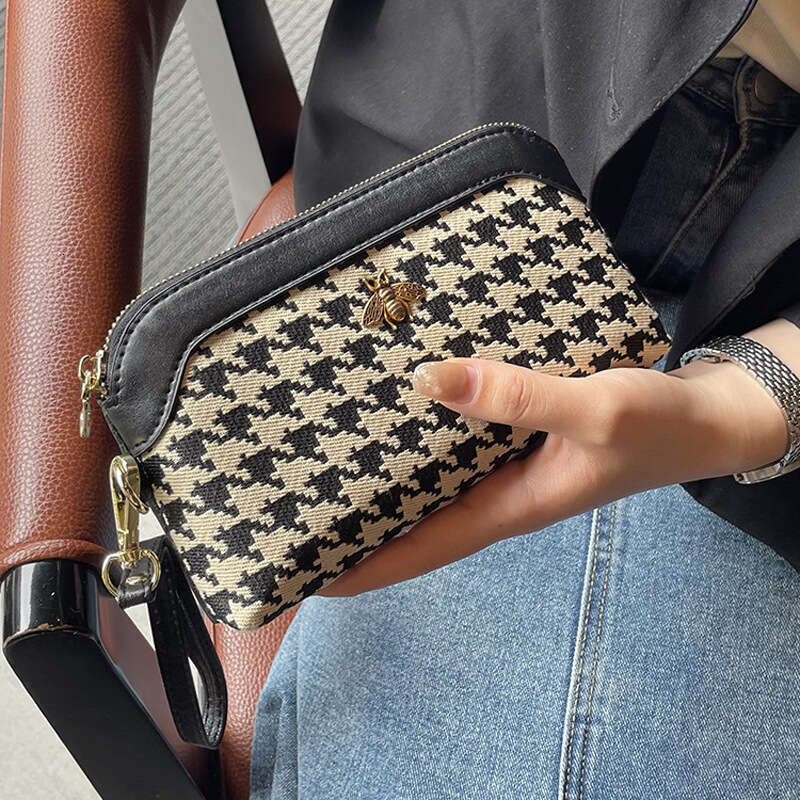 Handbag women's small bag holding 2023 new style can put mobile phone temperament exquisite high-end summer hand grasp coin purse