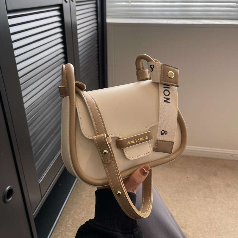 This year's bags for women 2023 new high-end single shoulder crossbody popular women's small square bag wholesale