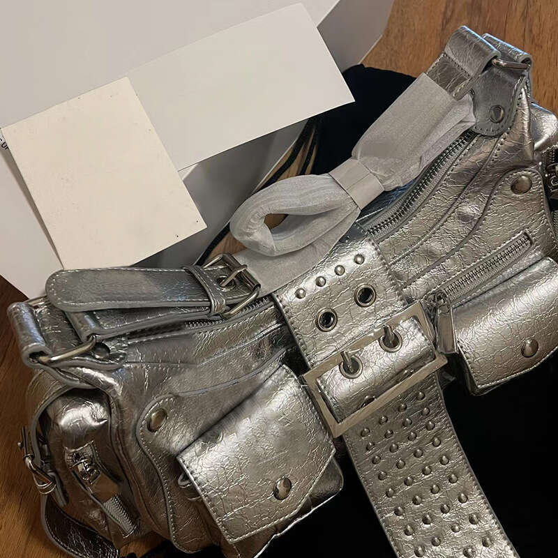 Designer Bag Tote Bag Shoulder Bag Autumn Winter New Sweet Jubilee Hot Girl Fashionable Metallic Silver Motorcycle Rivet Single Shoulder Underarm Cros