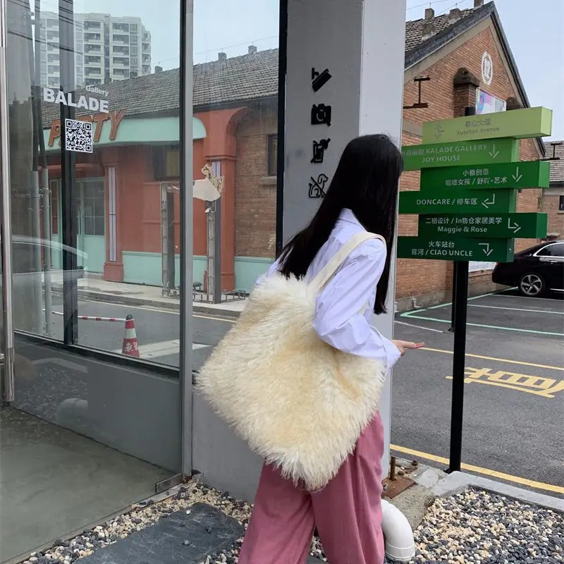 Artificial Wool Womens Tote Shoulder Bag Winter Faux Fur Ladies Large Shopping Bags Soft Plush Female Furry Travel Handbags 250818