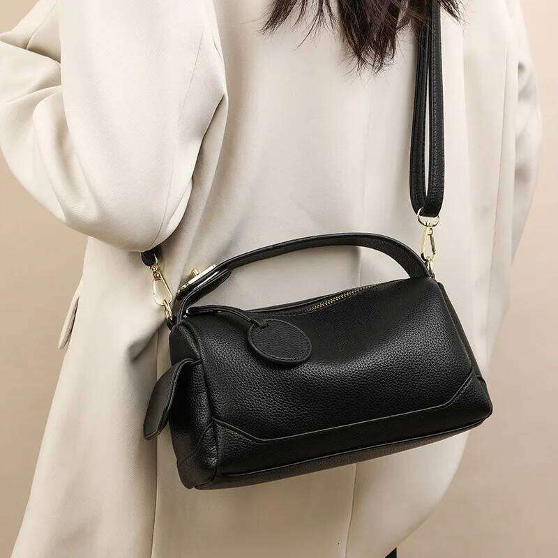 Women's Versatile Handbag Large Capacity Commuting Light Soft Niche Pillow Retro Style Hand-Held Crossbody Bag For Women