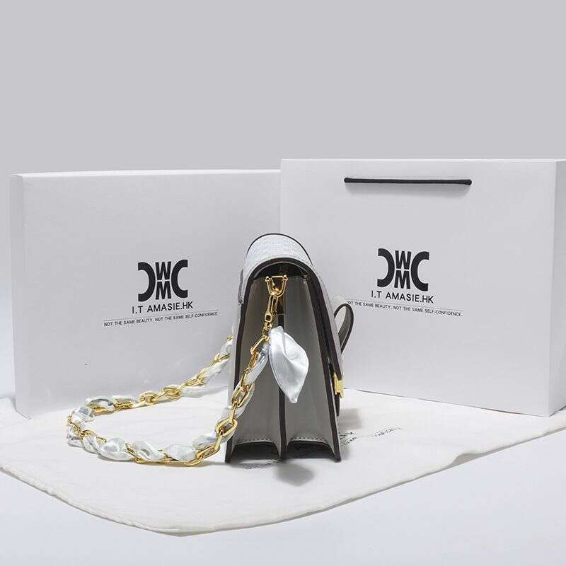 2024 New Women's Fashion Trend Printed Small Square Versatile One Shoulder Crossbody Bag High Quality Texture Handbag