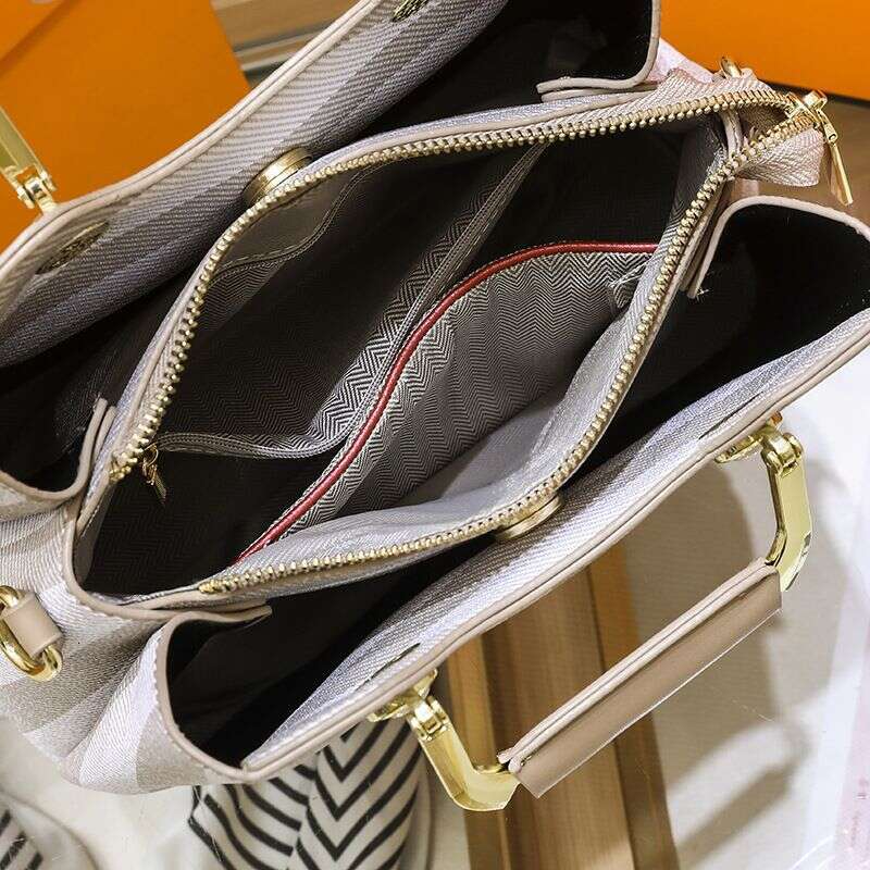 Chic Ladys Stripe Patterned Shoulder Tote - Versatile Multi-Shade Design