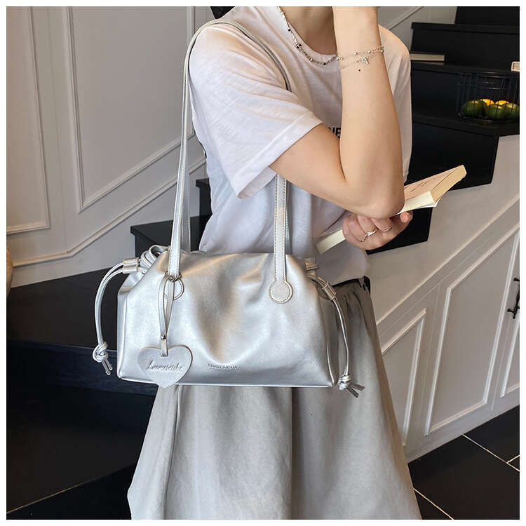Korean Designer Bags Style Simple Versatile Tote for Women 2025 Summer Large Capacity Casual Commuting Shoulder Crossbody Bag Trendy
