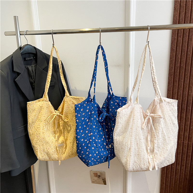 2025 Autumn Sweet Flower Canvas Bag Sweet Student Shoulder Bag Blue Atmosphere Beach Vacation Bag Women's Crossbody Bag Designer Bag Women's