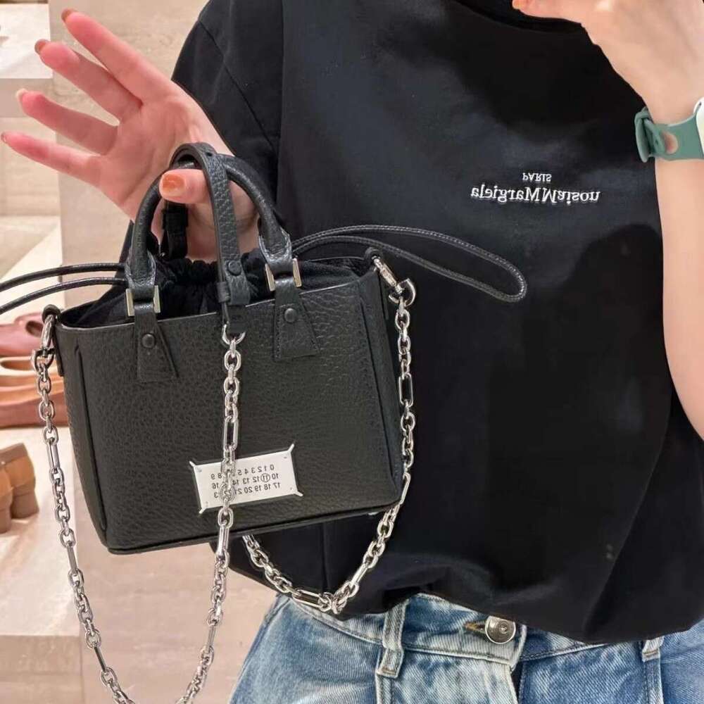 Fashion Versatile Niche Design Camera Single Shoulder Crossbody Handbag Bags Genuine Designer Leather Women's Tote Bucket Bag