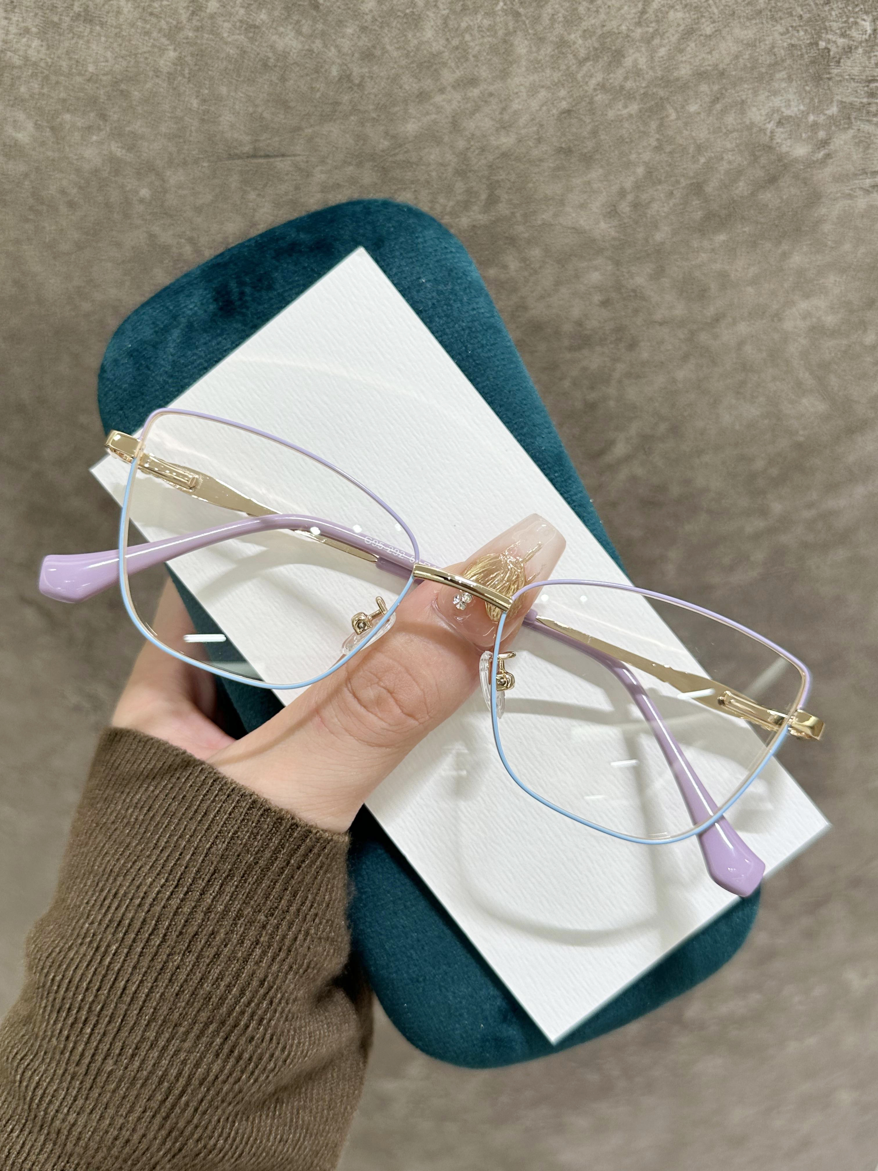 New ultra-lightweight, trendy, natural-looking, lazy-style eyeglass frames G95-292