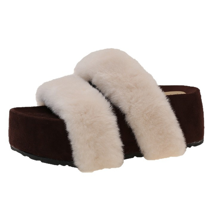 new Free delivery designer Women cotton mop Fashionable woolen slippers for outerwear flat bottom cute and warm slippers