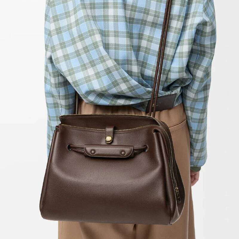 Crossbody Shoulder Bag Large Capacity Soft Leather Women Tote Bag Solid Color Commuting Everyday Sling Bag Black Handbag