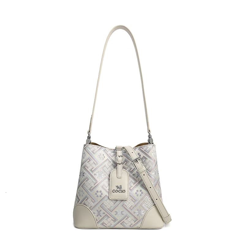Free Shipping Designer New Embroidered Women's Bucket Bag Fashionable And Versatile Large Capacity Single Shoulder Crossbody Bag Simple And Luxur