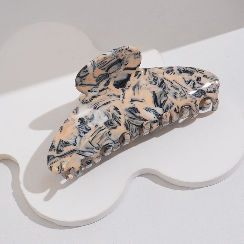 Korean-style checkered acetic acid hairpin with large, gradient striped design and shark-shaped clip