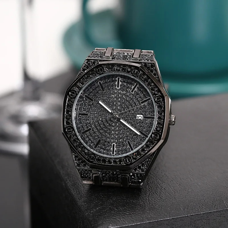 Unisex Full Sky Star Watch Four-Color Alloy Screw-Embedded Diamond Fashion Calendar Timepiece 250819