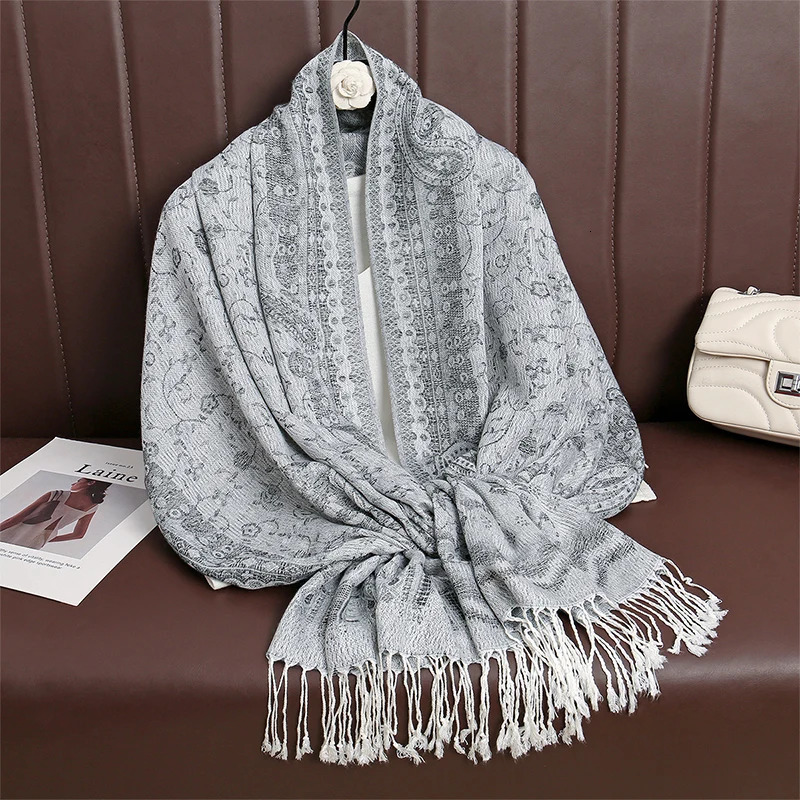 Women Paisley Scarf Cashmere Feeling Pashmina Shawls Tassel Hijab Head Wraps Femme Winter Scarves Foulard Bufanda 2024 250818
