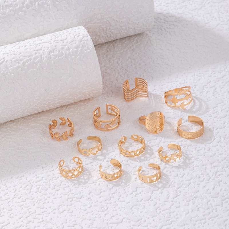 Versatile Geometric Pattern Hollow Band with Leaf Motif for Unique Style Statement