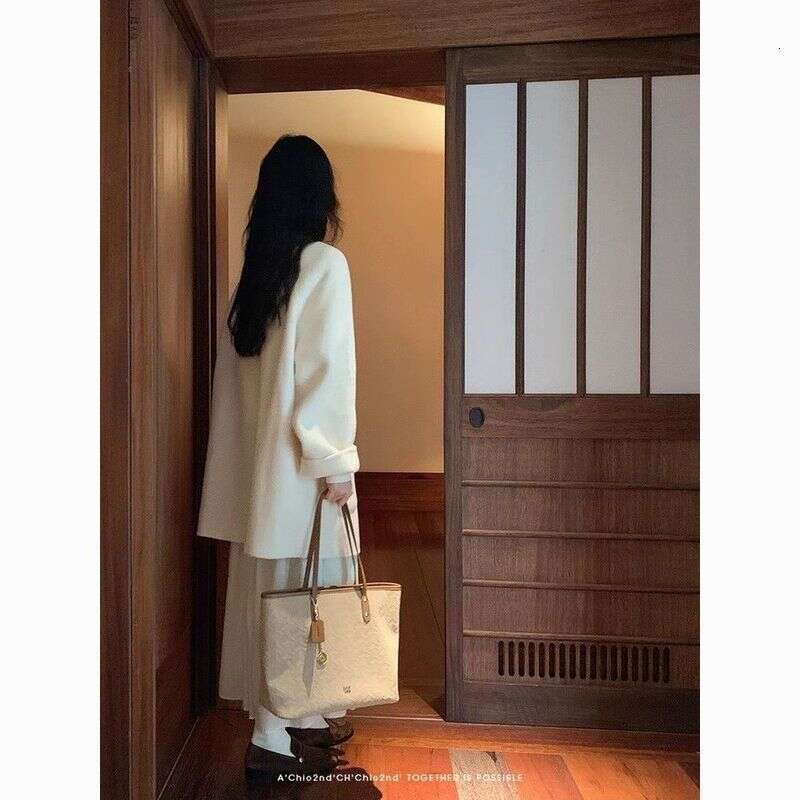 Nanfeng Chio2nd Forbidden City Culture Series Long Tassel Tote For Women Large Capacity Light Commuter Shoulder