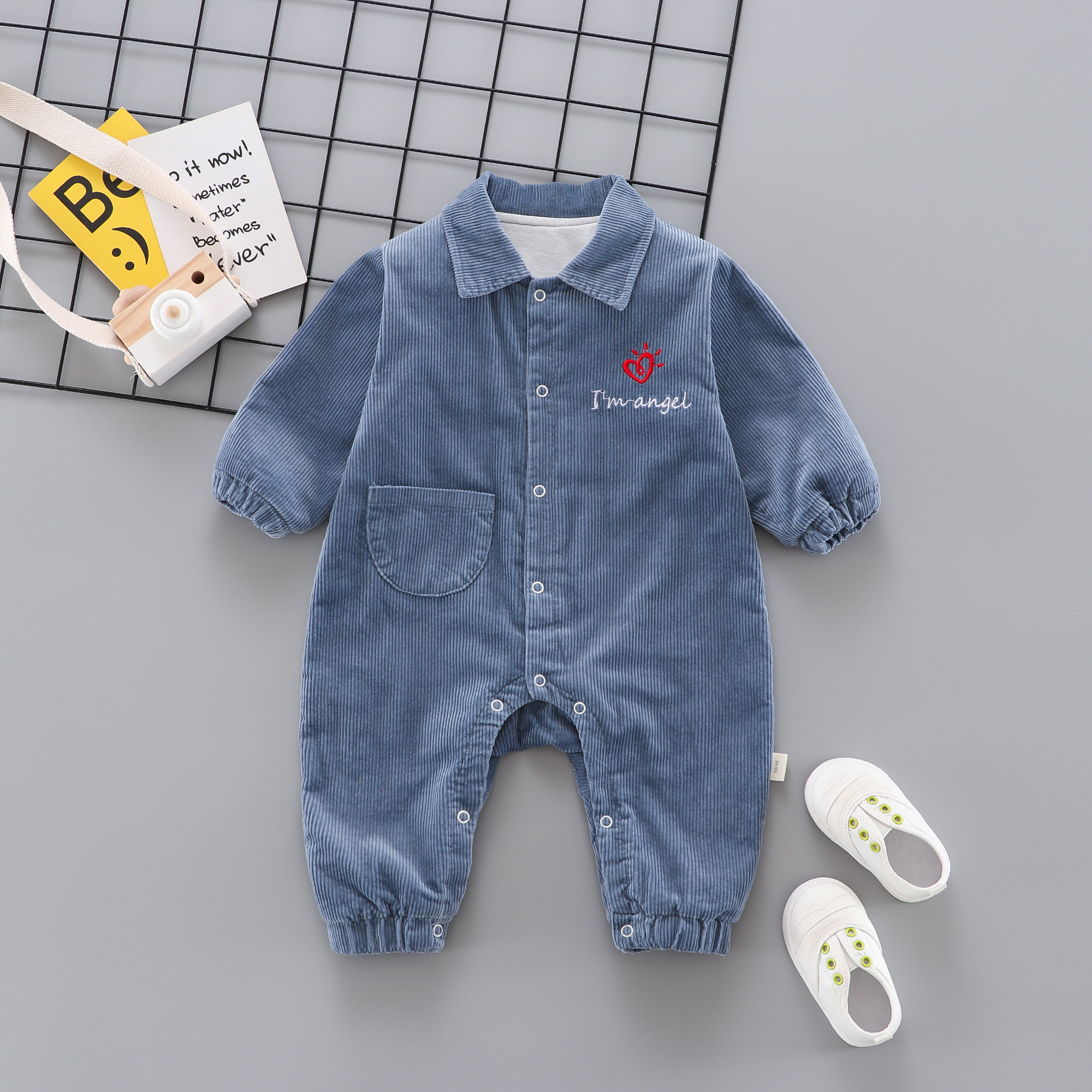Double layered spring and autumn cartoon jumpsuit baby clothes for male and female babies, wearing khaki clothes, corduroy long sleeved crawling cloth