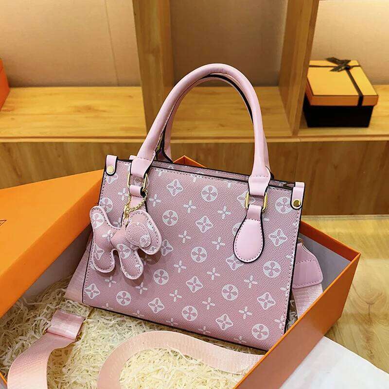 Designer Luxury Trendy Release Women S Super Popular Light Shoulder Bag Tote Messenger Style Premium Chic
