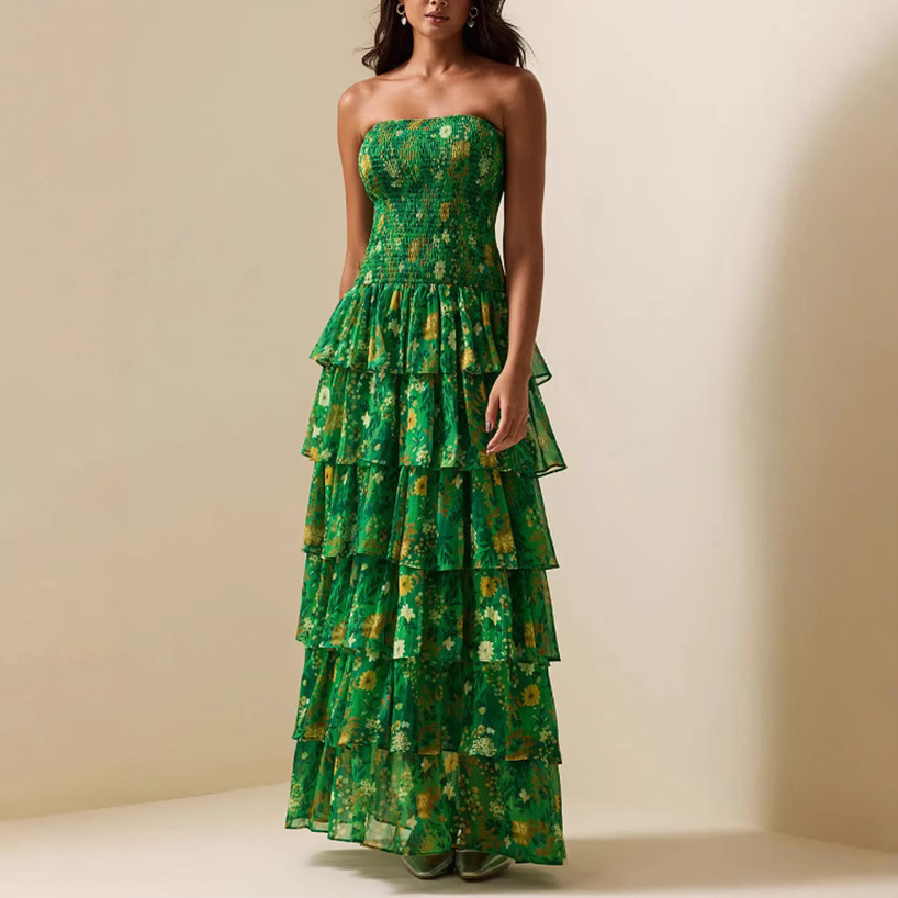Wearing a strapless long dress and a lotus leaf skirt for spring, a new French style high-end chiffon dress