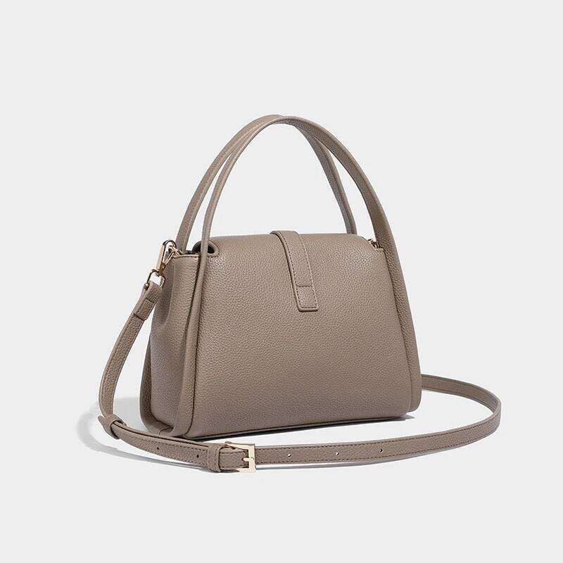 Light Niche Design New Retro Fashion Shoulder Soft Leather Handheld Women S Bag Crossbody Bags