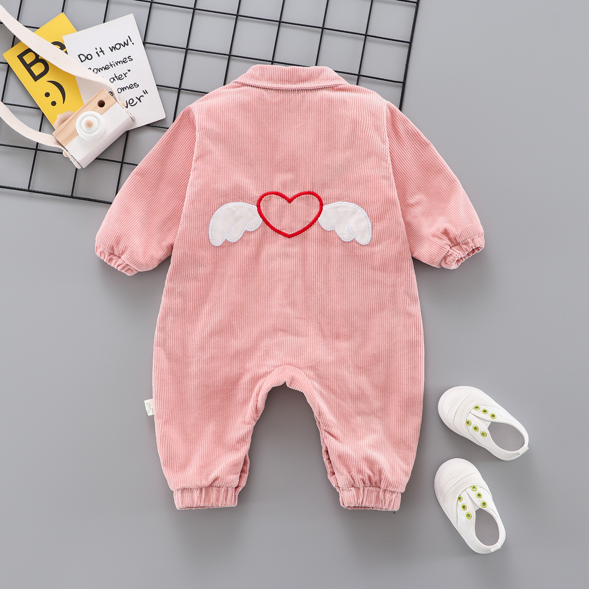 Double layered spring and autumn cartoon jumpsuit baby clothes for male and female babies, wearing khaki clothes, corduroy long sleeved crawling cloth