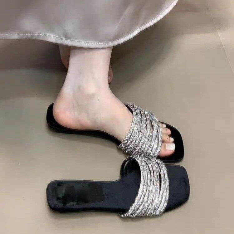 Designer Shoes Fashion Versatile Women's Shoe Summer Outdoor 2025 New High-End Stunning One-Strap Slippers to Match Dresses Beach Sandals